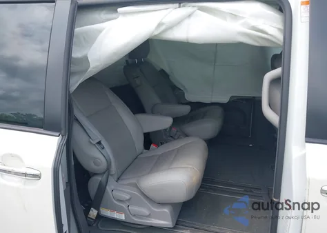 2019 Toyota Sienna Xle 8 Passenger z USA, uszkodzony, nr VIN 5TDYZ3DC3KS970276